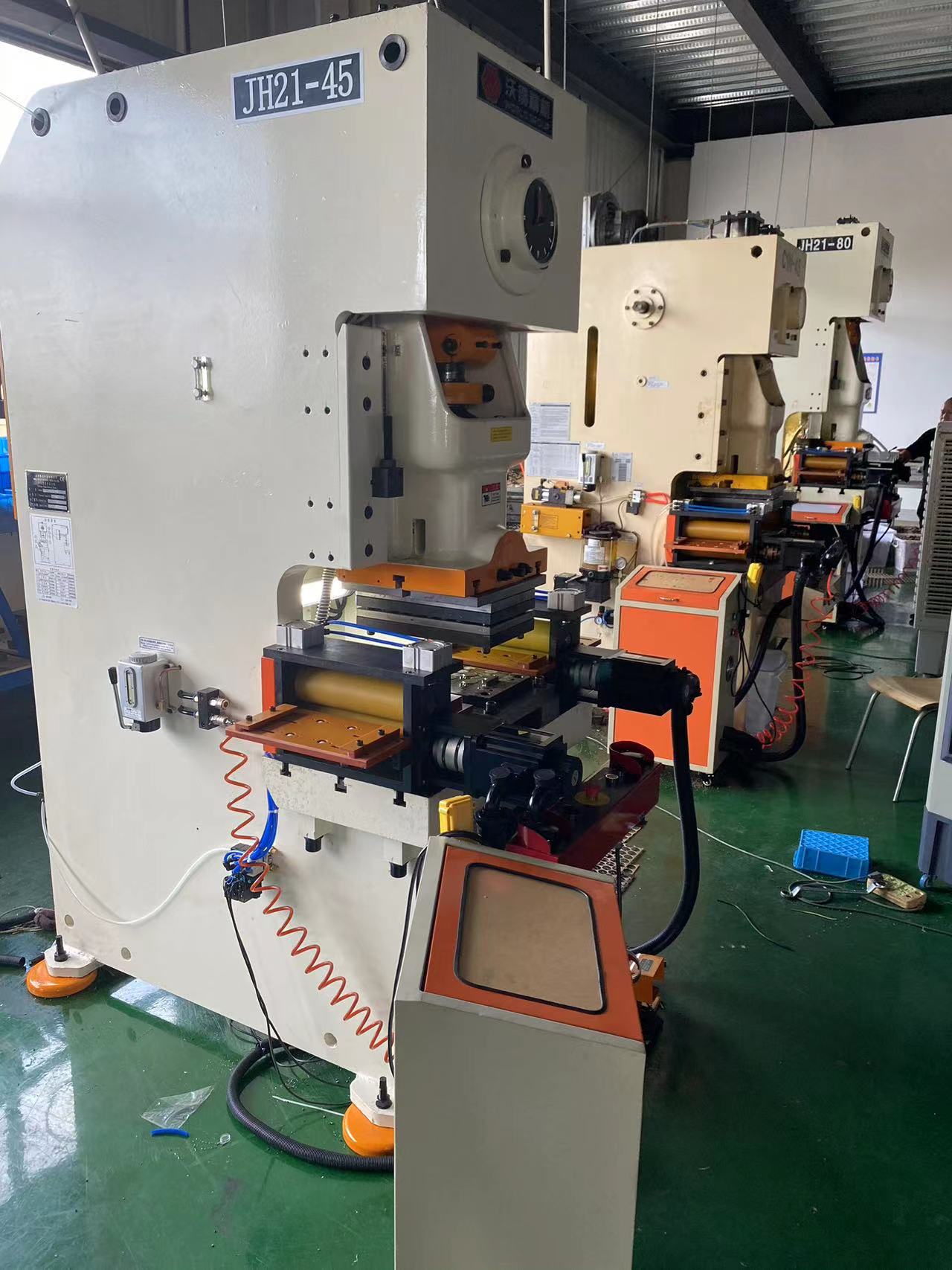 定製型模內一拉一送送料機（jī）